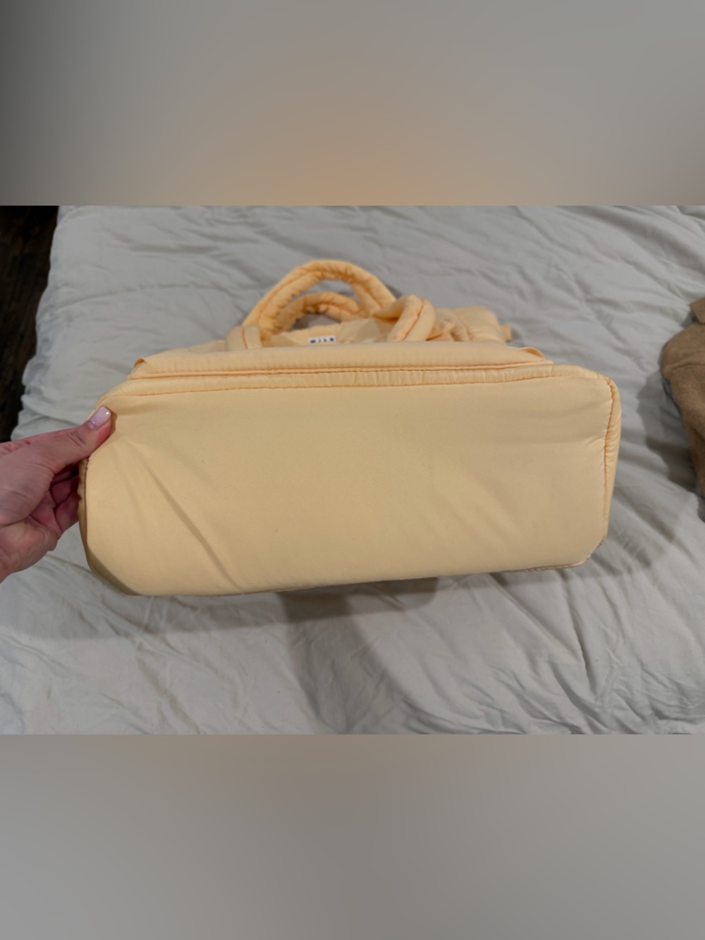 Wilo the Label Tote Bag (Yellow) - Picture 3 of 8